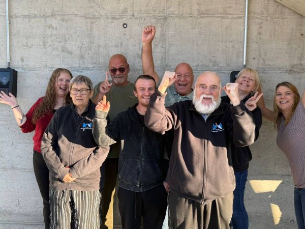 WIR BEDANKEN UNS VON HERZEN